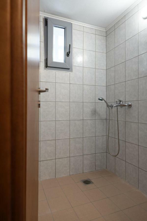 Coral Sea Apartment Kokkinos Pirgos Exteriör bild