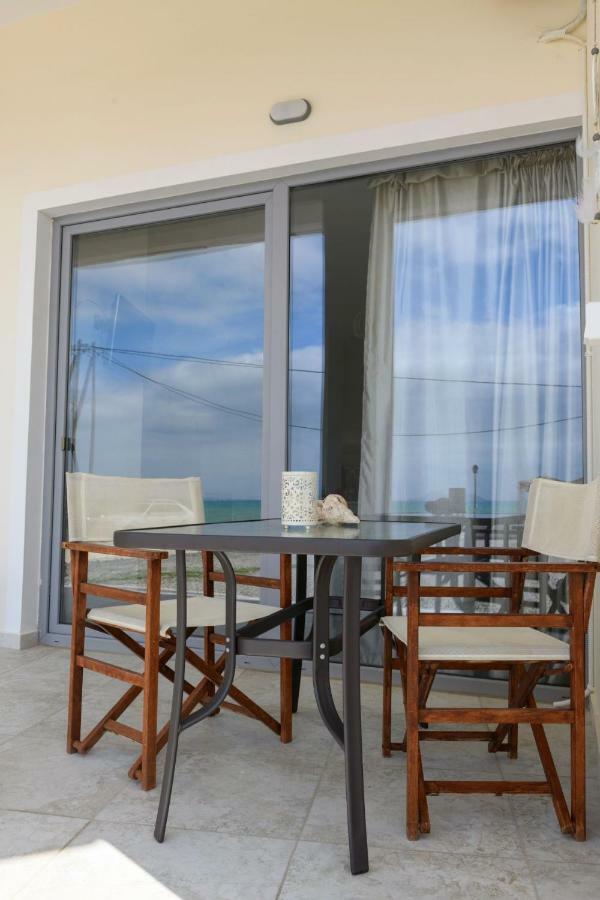 Coral Sea Apartment Kokkinos Pirgos Exteriör bild