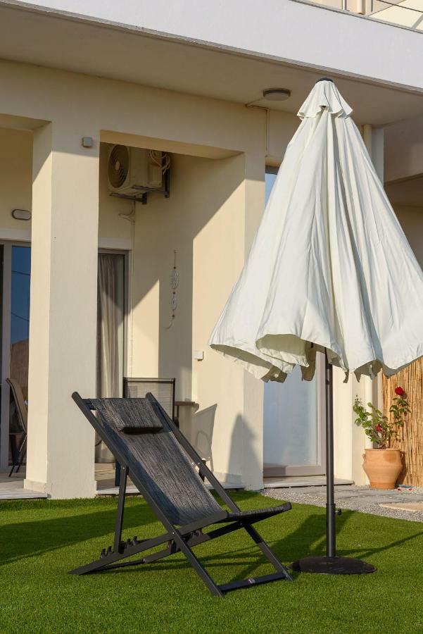 Coral Sea Apartment Kokkinos Pirgos Exteriör bild